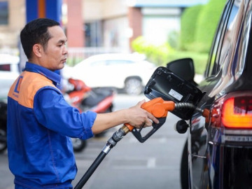 Giá xăng dầu giảm mạnh, có loại hạ tới gần 2.000 đồng/lít