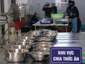 Phụ huynh thấp thỏm sau những bữa "cơm hộp" ở trường