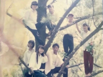 Dân mạng trẻ thắc mắc tại sao thế hệ 7x, 8x toàn chụp ảnh trên cây