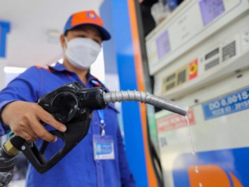 Giá xăng dầu hôm nay 24/4: Tiếp tục tăng