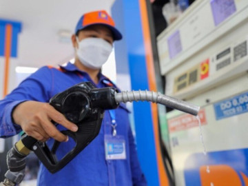 Giá xăng dầu hôm nay 26/4: Tiếp tục diễn biến trái chiều