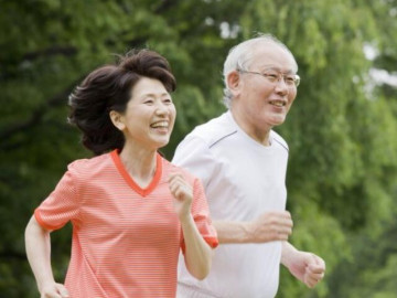 Sức khỏe - Ở ngưỡng tuổi 50 cần chăm chỉ làm 5 việc này để sống thọ