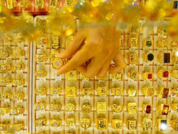 Giá vàng hôm nay, 28-4: Tiếp tục lao dốc