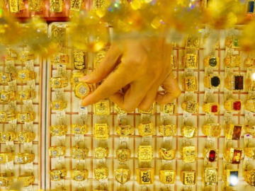 Giá vàng hôm nay 29/4: Lao dốc không phanh