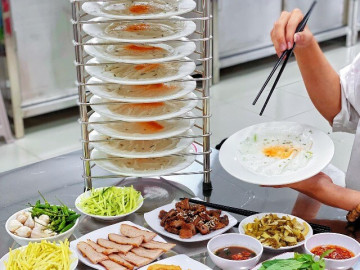 Món ăn tốn đĩa nhất Việt Nam: Đặc sản Ban Mê khách cuốn vài chục mới đã cơn thèm, chủ quán đếm đĩa tính tiền