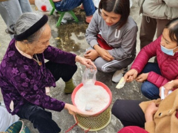 Ở Hưng Yên có phiên chợ tồn tại gần 300 năm, chỉ họp duy nhất 1 ngày trong năm, khách đến mua không mặc cả