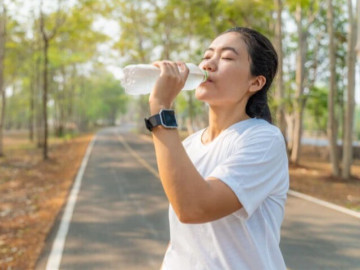 Nắng nóng đỉnh điểm - nên uống nước như thế nào để đảm bảo sức khỏe?