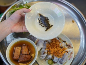 Đi tìm 3 hàng bánh cuốn lâu đời giữa lòng Hà Nội: 2 quán được Michelin vinh danh, ngày bán hết veo cả nghìn suất