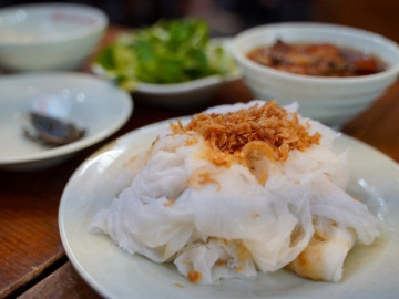 3 quán bánh cuốn gia truyền Hà Nội được Michelin khen ngợi có gì khác nhau?
