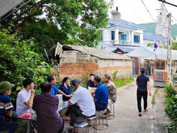 Nhân chứng vụ án mạng ở Bắc Ninh: "Anh em phá cửa, đối tượng xịt hơi cay ra"