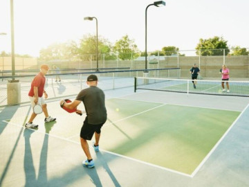 4 nhóm người tuyệt đối không nên chơi pickleball