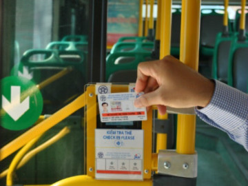 Hà Nội chính thức dùng vé điện tử liên thông cho giao thông công cộng từ 25/6