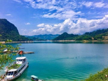 Đi Vịnh Hạ Long giữa núi rừng ngay gần Hà Nội, mát mẻ và thanh bình đến lạ, chi phí chỉ vài trăm nghìn đồng 