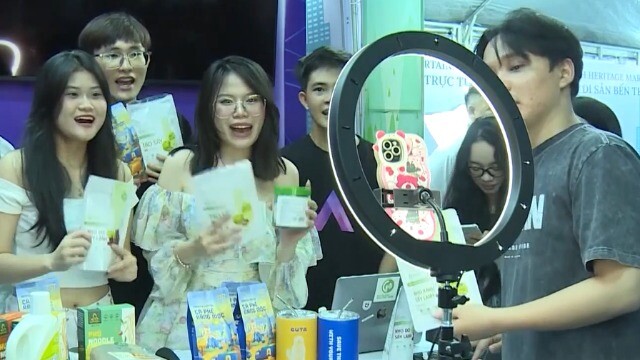 Từ 1/7, siết quản lý livestream bán hàng: Quy định rõ 3 trường hợp phải dừng