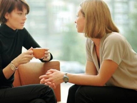 5 thói quen giao tiếp đang âm thầm 'nâng tầm' bạn mà không hề hay biết