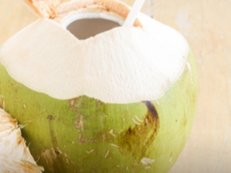 Uống nước dừa thường xuyên có gây hại cho thận?