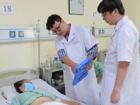 Người phụ nữ bất ngờ phát hiện mình có 4 quả thận từ dấu hiệu đau hông lưng