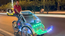 Bất ngờ với dàn xích lô ‘siêu tốc’ rực sáng phố biển Nha Trang