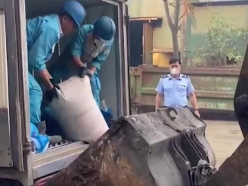 "Chặn" hơn 1 tấn lòng lợn bốc mùi trên đường tuồn ra thị trường