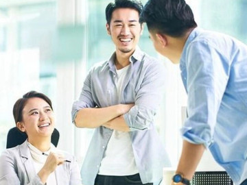 Đi làm nhiều năm mới hiểu: Có 4 kiểu đồng nghiệp càng thân càng giúp bạn tiến xa