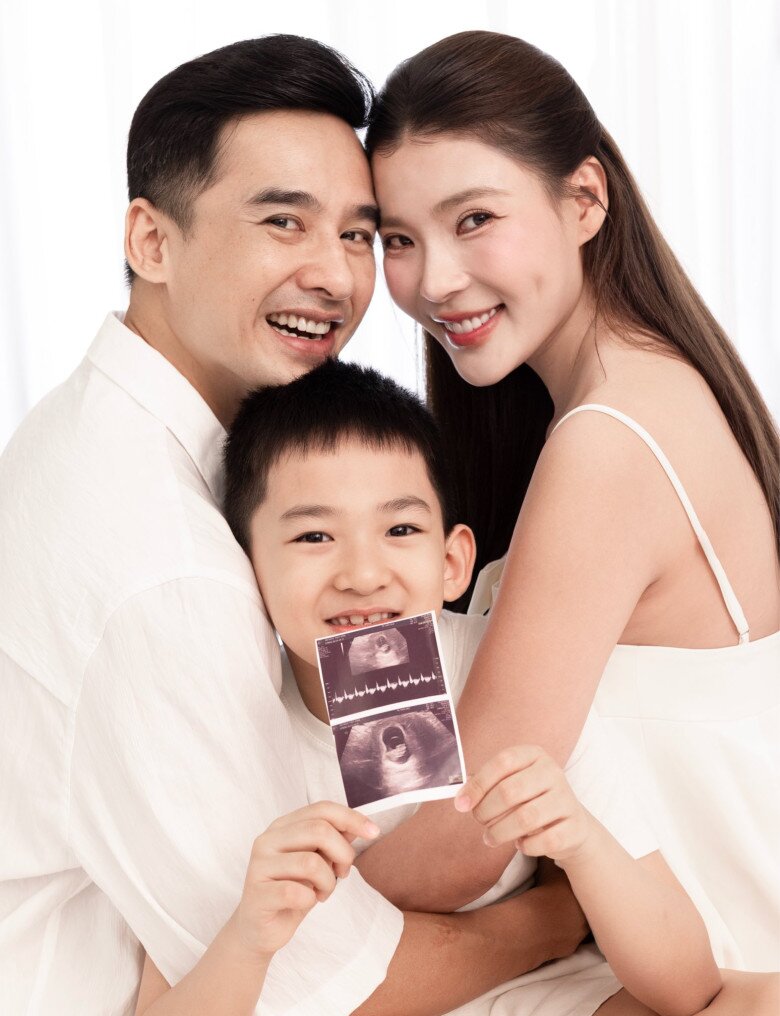 Cặp đôi vừa thông báo sắp chào đón em bé thứ 2.