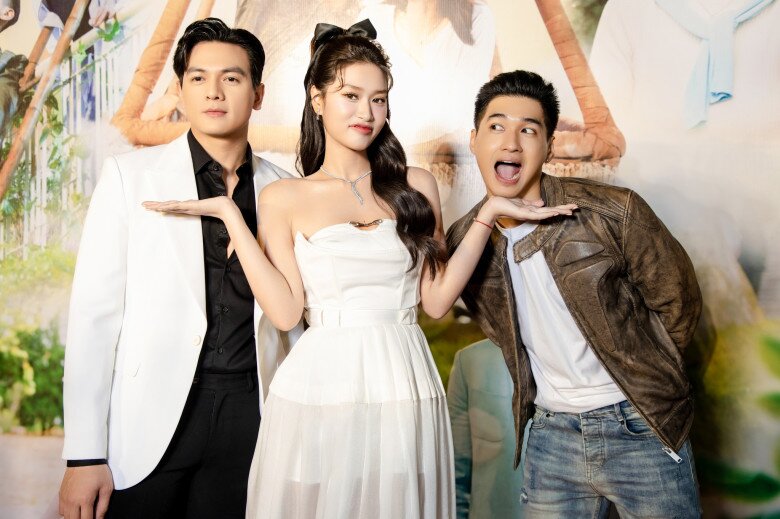 Với Nụ Hôn Bạc Tỷ, Thiên Ân giành giải Nữ diễn viên được yêu thích nhất ở hạng mục điện ảnh tại Ngôi sao xanh 2025.