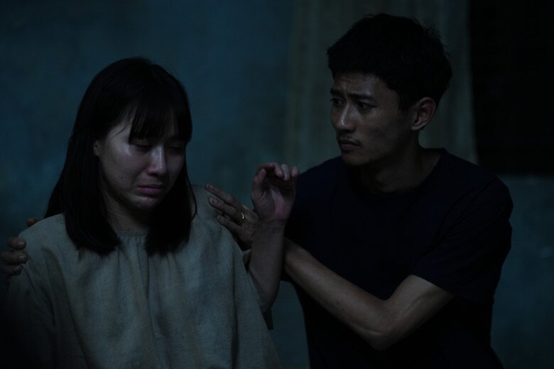 Mong muốn có con khiến đôi vợ chồng trẻ rơi vào tuyệt vọng, phải tìm đến tâm linh.