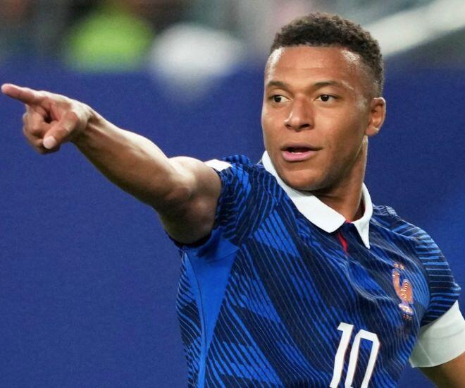 Kylian Mbappe đang bám sát nút Messi trong cuộc đua danh hiệu Vua phá lưới.