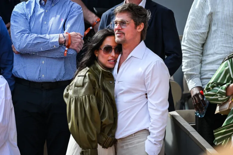 Brad Pitt tìm thấy hạnh phúc mới bên bạn gái kém 29 tuổi tuy nhiên anh vẫn chưa có ý định tái hôn.