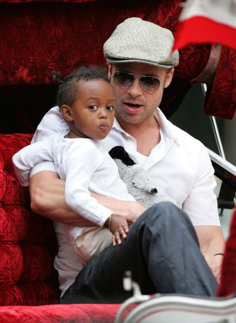 Brad Pitt và Zahara khi cô còn nhỏ.