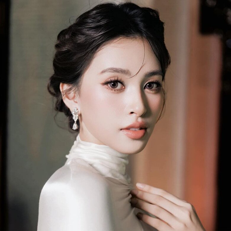 Gương mặt Tiểu Vy sở hữu tỉ lệ vàng.