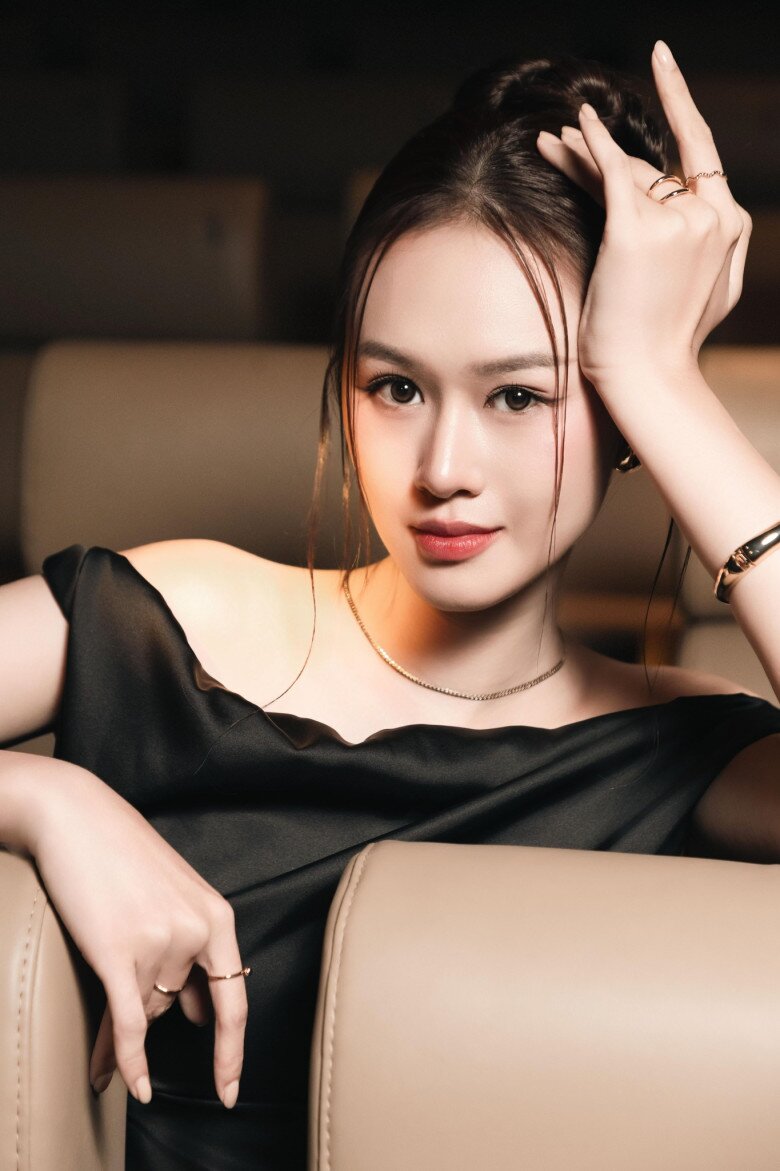 Anh Phạm được khán giả yêu mến nhờ vẻ ngoài ngọt ngào, sang chảnh.
