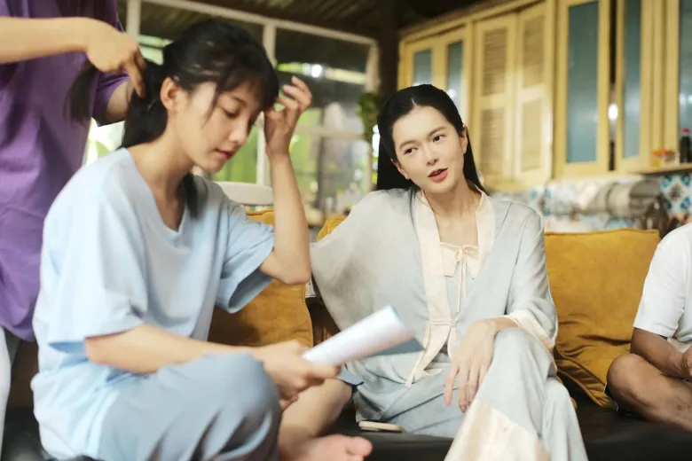 Yên Đan gây sốt khi thủ vai Như chài trai trong phim Đi Giữa Trời Rực Rỡ.