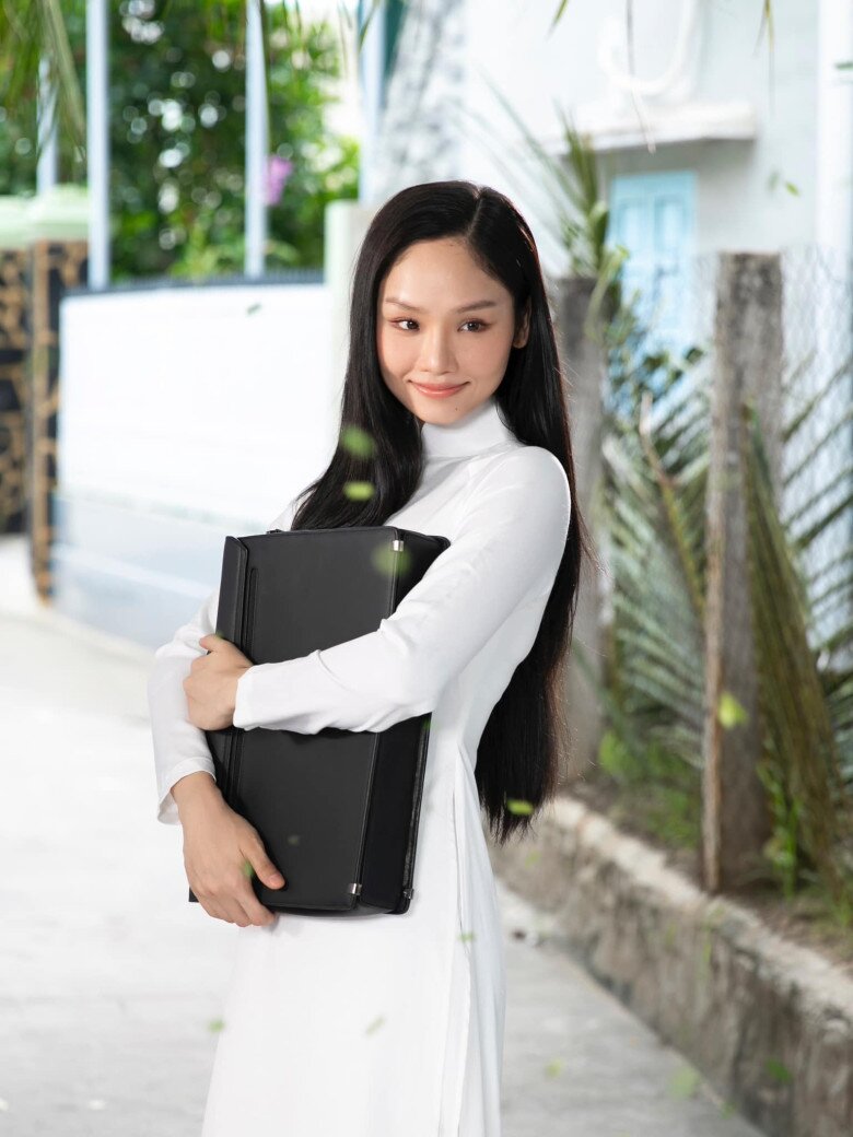 Miu Lê thắng lớn với 2 phim điện ảnh là Em Là Bà Nội Của Anh và Cô Gái Đến Từ Hôm Qua.