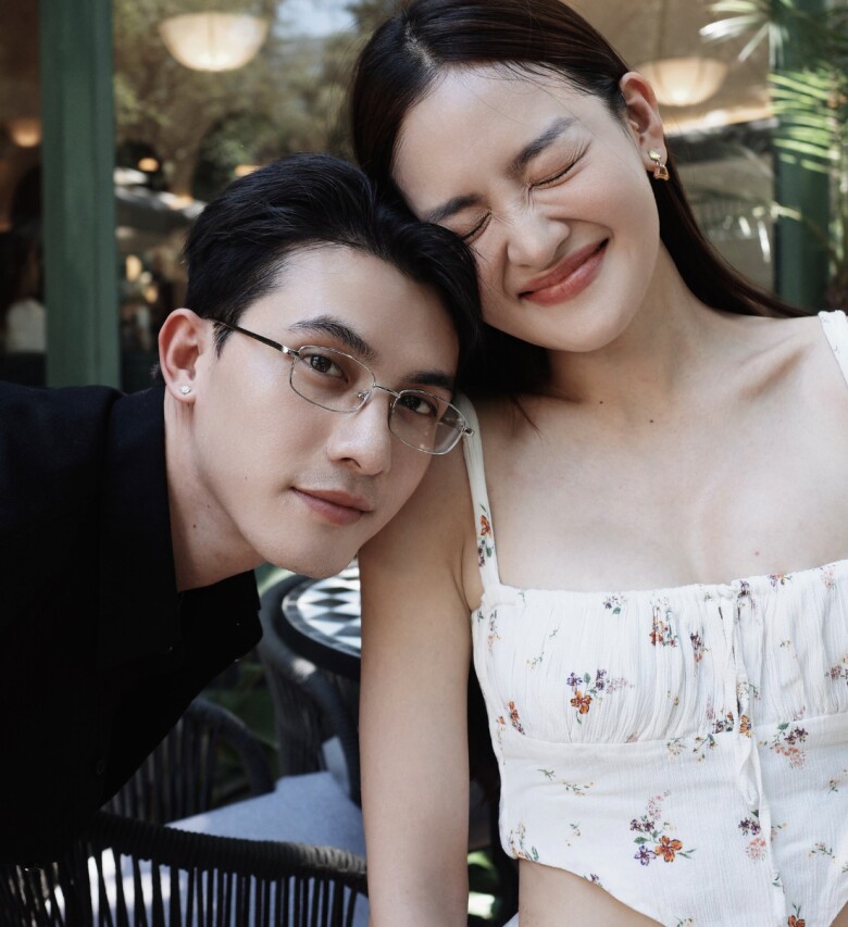 Với Vì Mẹ Anh Phán Chia Tay, Ngọc Vàng đóng cặp với Thuỳ Anh.