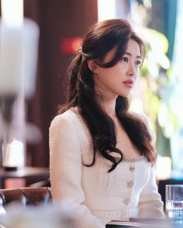 Mật Ngữ làm nội trợ toàn thời gian cho chồng đại gia.