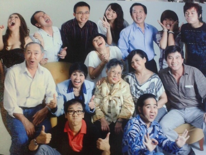 Hình ảnh dễ thương, vui vầy thuở nào của cố nghệ sĩ Huỳnh Mai bên con cháu.