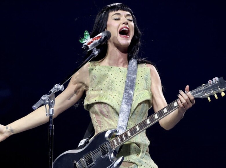 Chuyến lưu diễn gần nhất của Katy - The Lifetimes Tour - đã thu về 134 triệu đô la (khoảng hơn 3800 tỷ đồng).