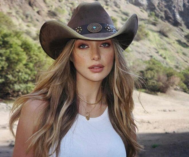 Penny Lane đang là cái tên được săn đón sau tuần lễ Thời trang Áo tắm Miami.