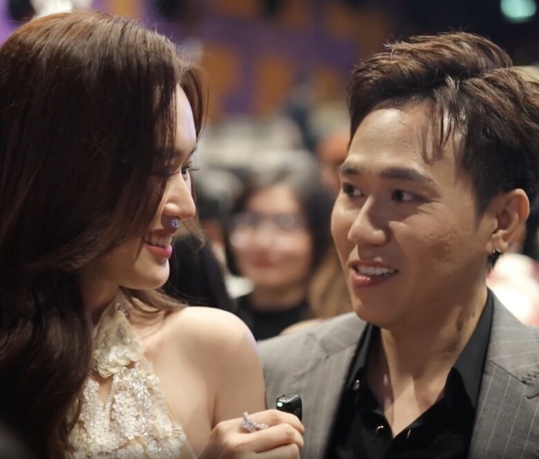 Anh Đức động viên vợ diễn xuất hết mình.