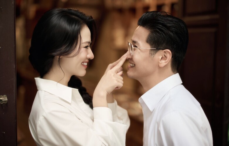 Việt Hoa và Trọng Trí yêu nhau từ thời đại học.