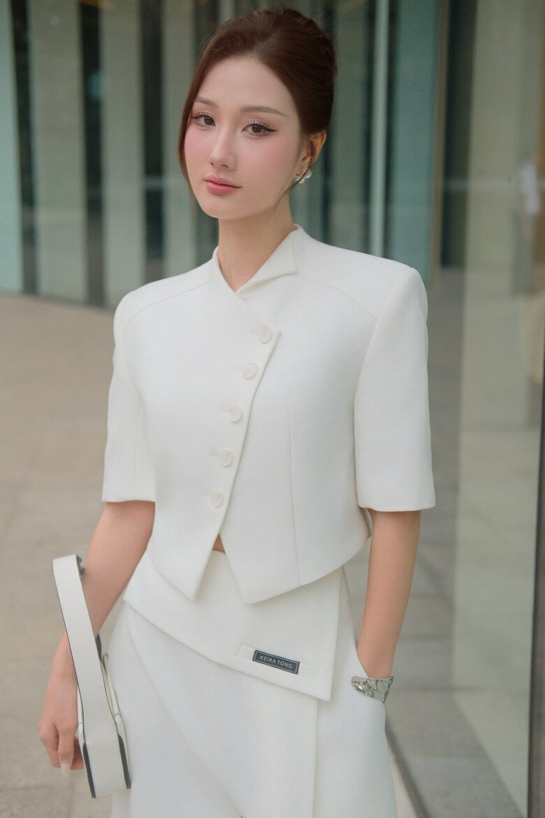 Hoàng Khánh Ly rẽ sang diễn xuất dù học Công nghệ thông tin.