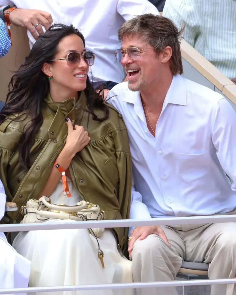 Brad Pitt tạm thời được chữa lành nhờ Ines de Ramon.