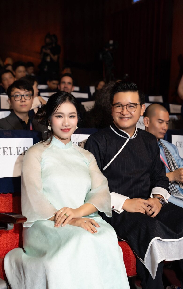 Võ Thanh Hoà cùng bà xã lập công ty sản xuất phim vào năm 2018.