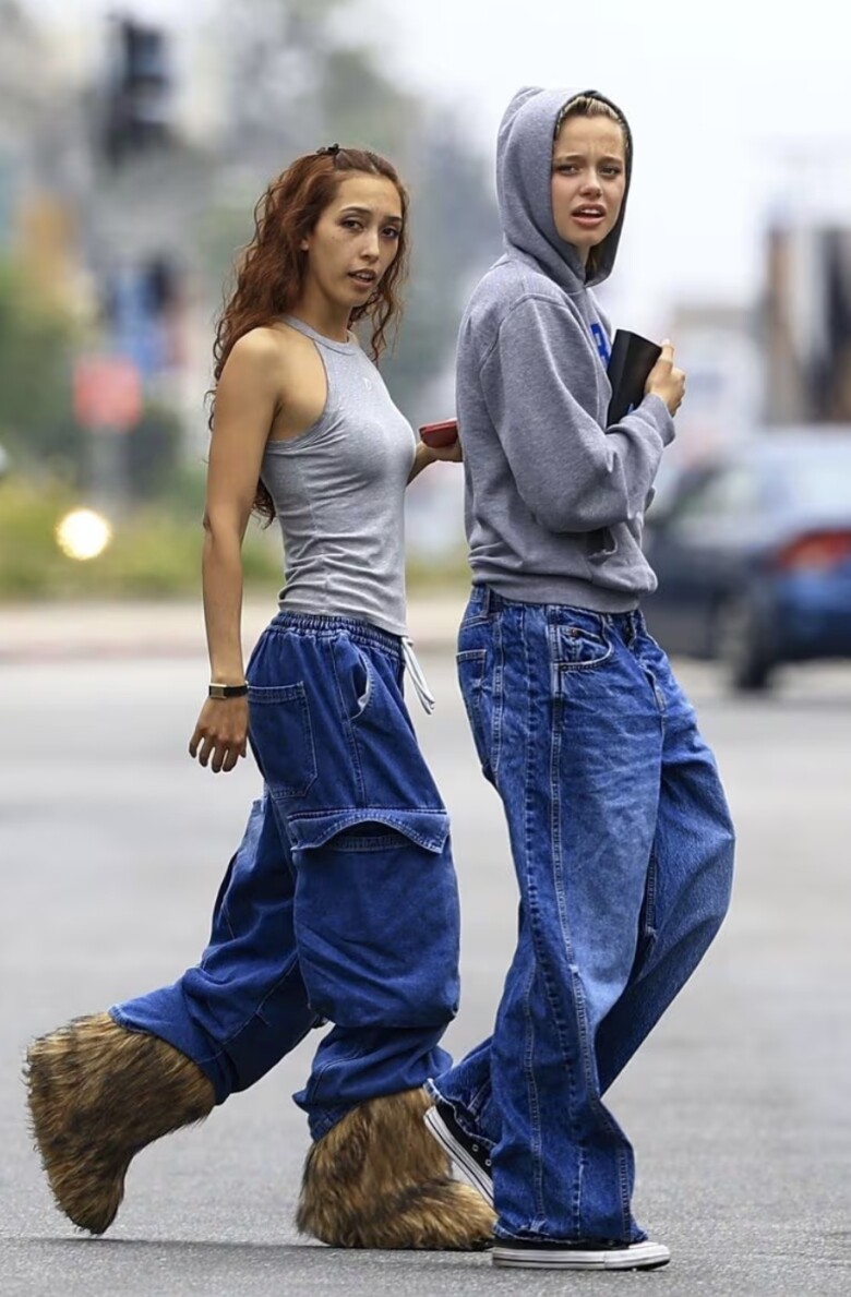 Shiloh được cho là đang hẹn hò với vũ công Keoni Rose.