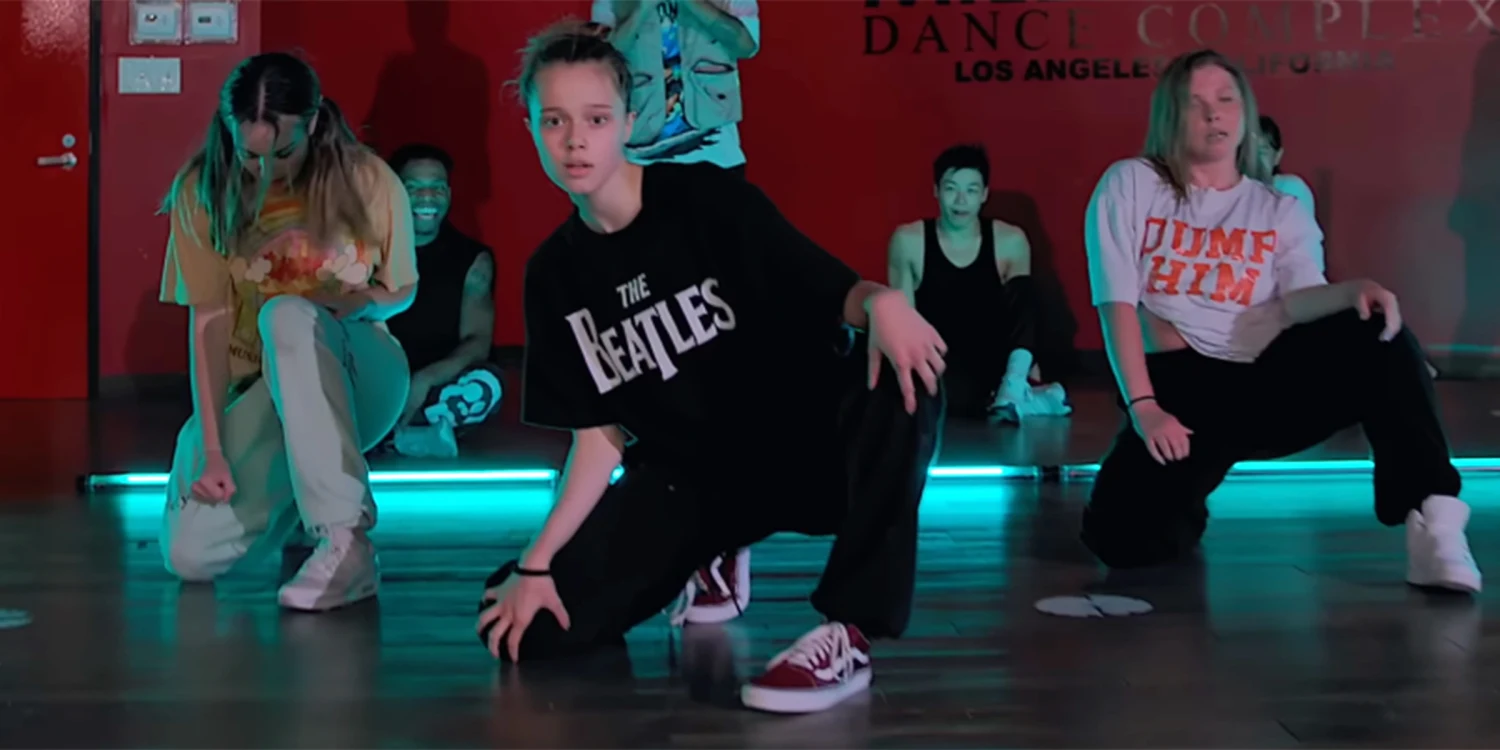 Shiloh đam mê bộ môn nhảy hiện đại.