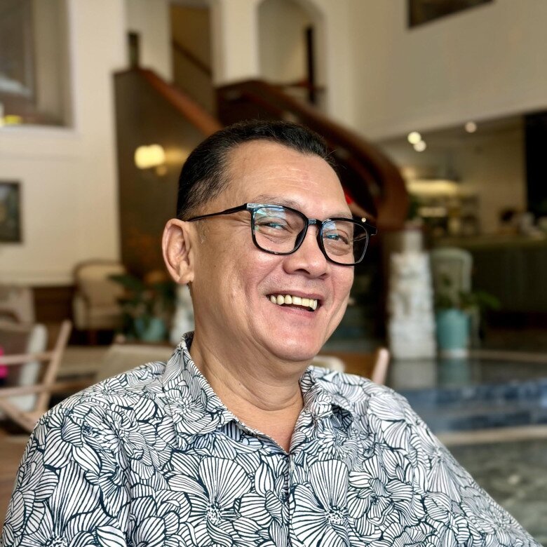 NSƯT Hữu Châu còn gắn bó với công tác giảng dạy.