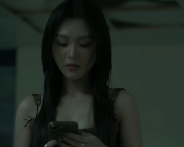 Sương báo lịch trình của Trường cho chỉ huy của chuyên án - Đỗ Việt.