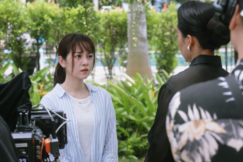Phim Việt cán mốc 1 tỷ lượt xem nhanh nhất mọi thời đại lộ kết thúc: Hồng Ánh tát đàn em cái nào amp;#34;mượt cái đóamp;#34; - 4