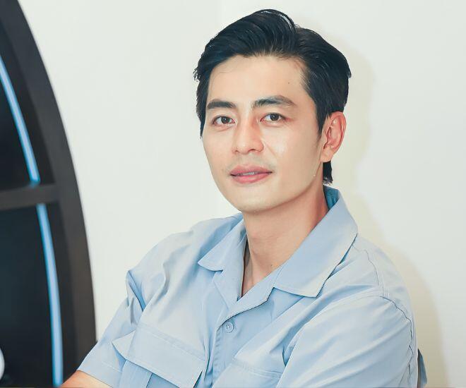 Diễn viên Quốc Huy được săn đón nồng nhiệt cả trên sóng truyền hình lẫn màn ảnh rộng.